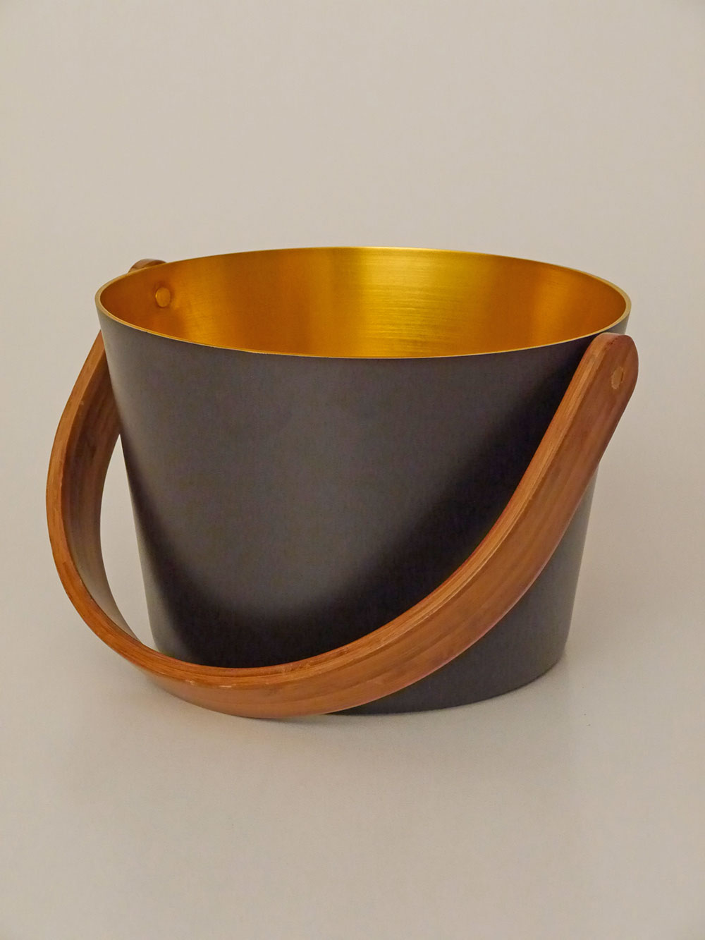 Opgietemmer zwart/goud met houten draaghendel